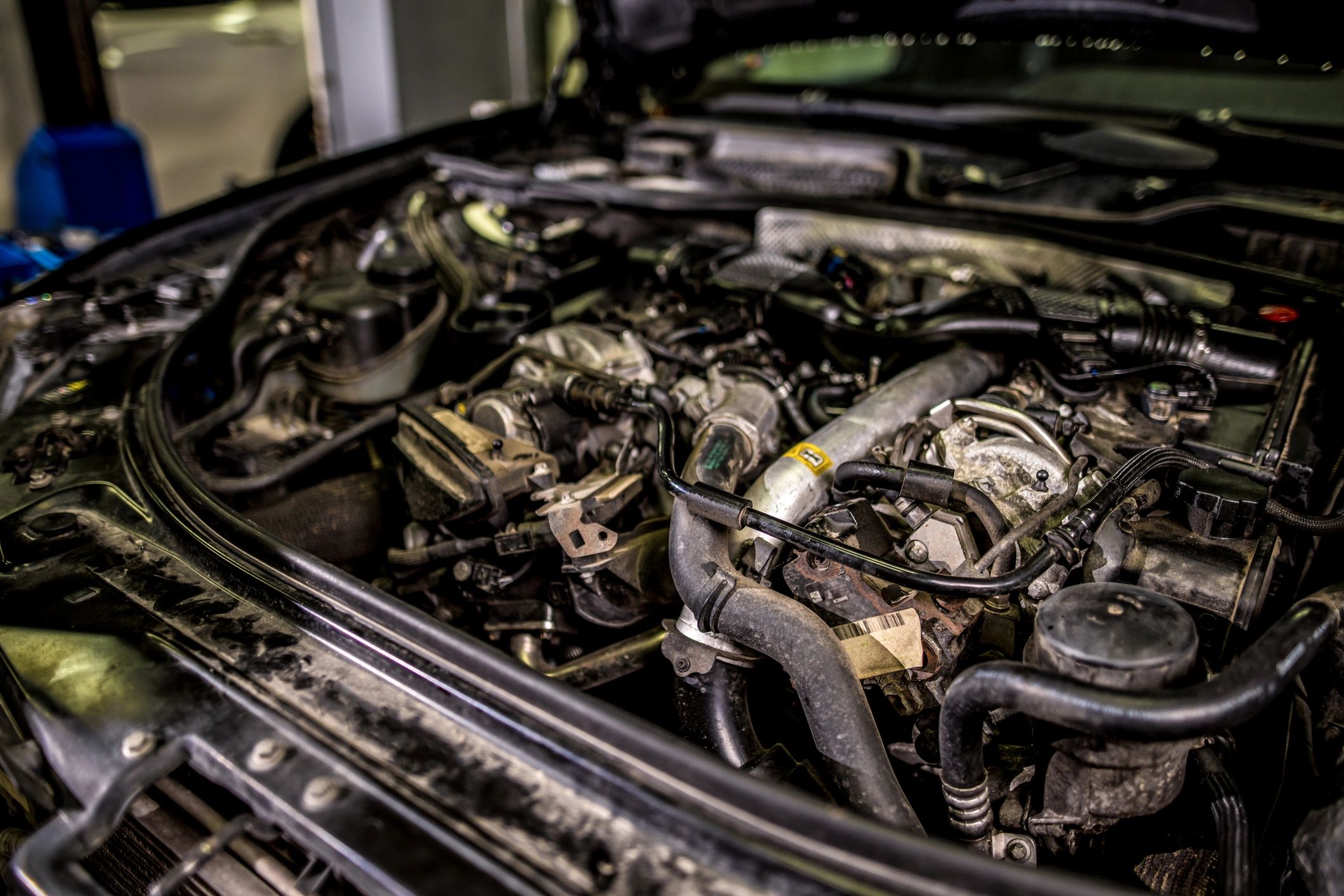 Detailed engine diagnostics in an auto repair shop